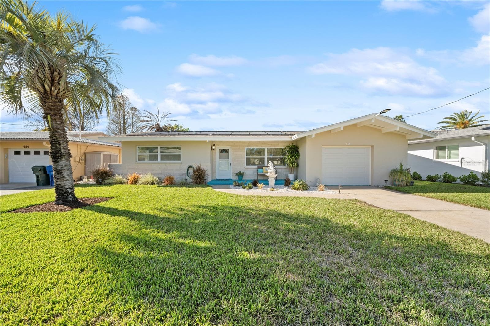 632 Shore Dr photo 2