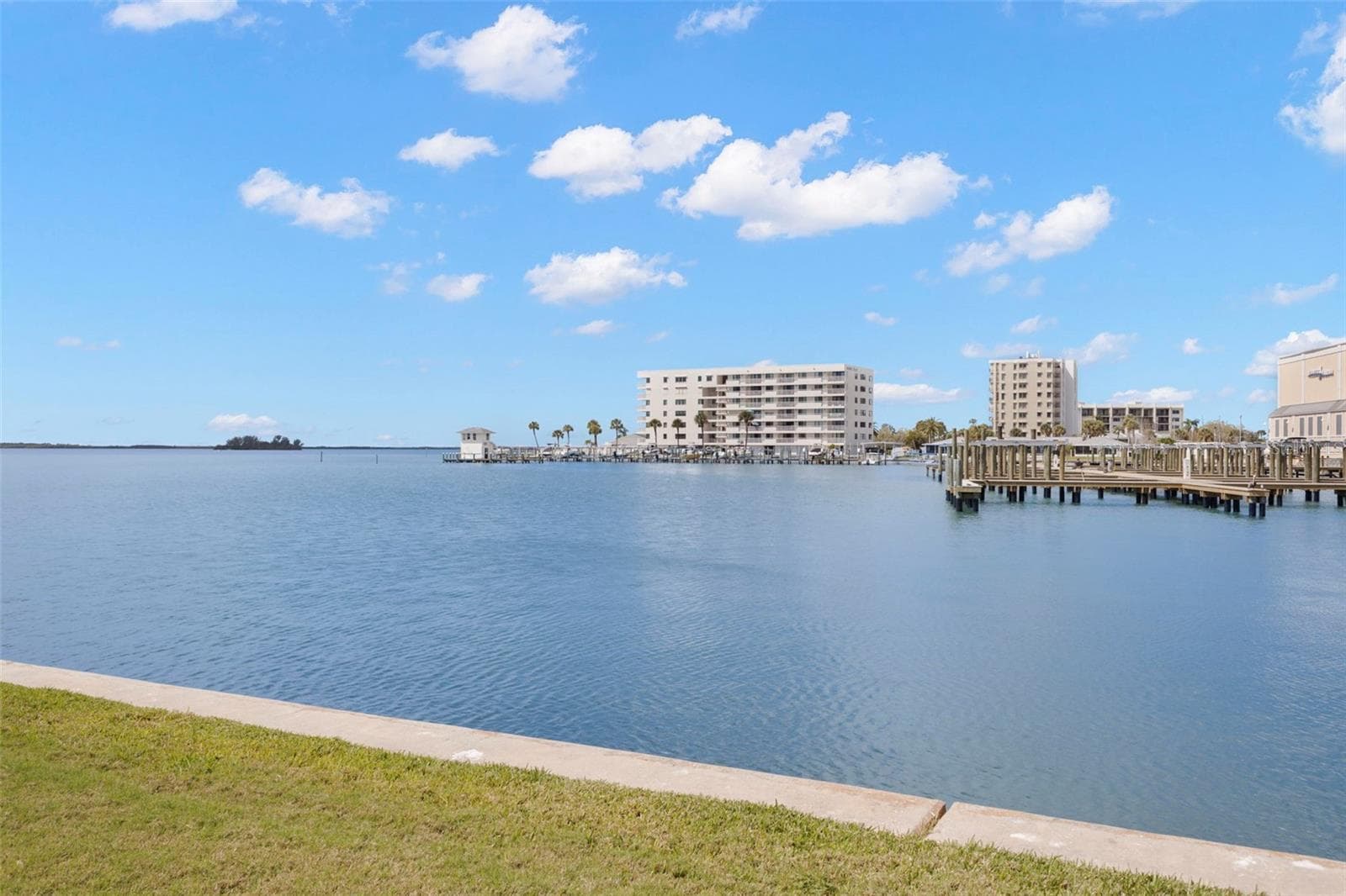 433 S Paula Dr #42 photo 3