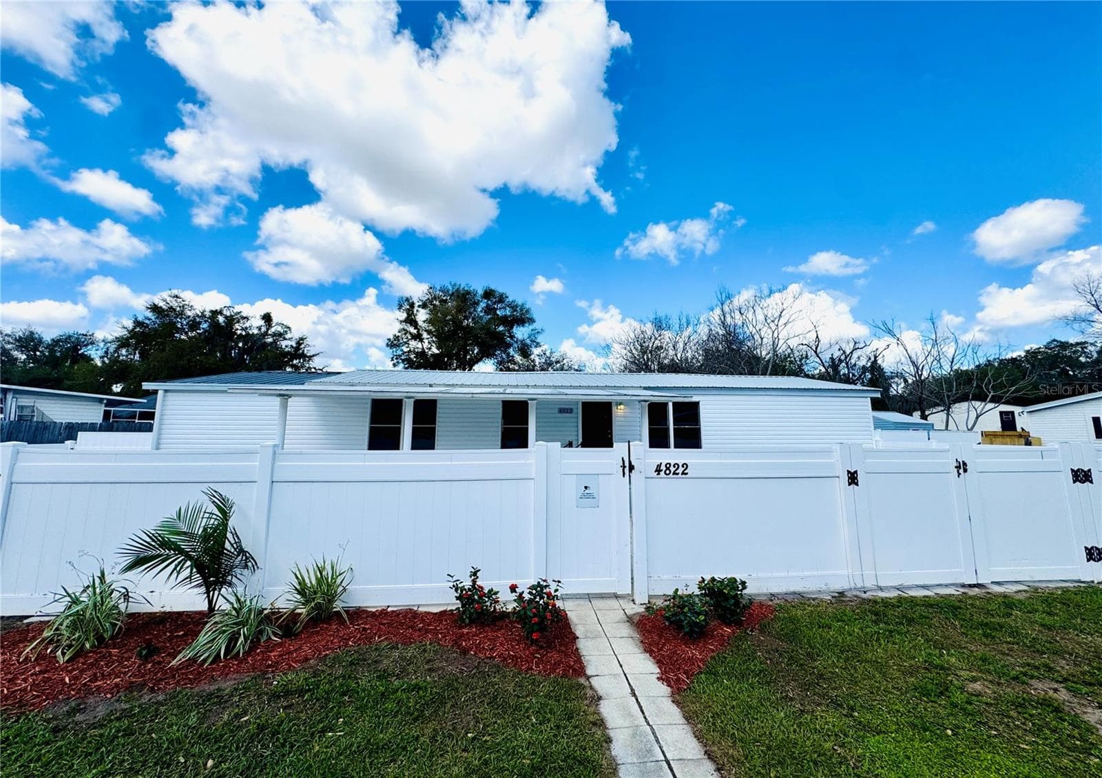 4822 Rolling Meadow Dr photo 2