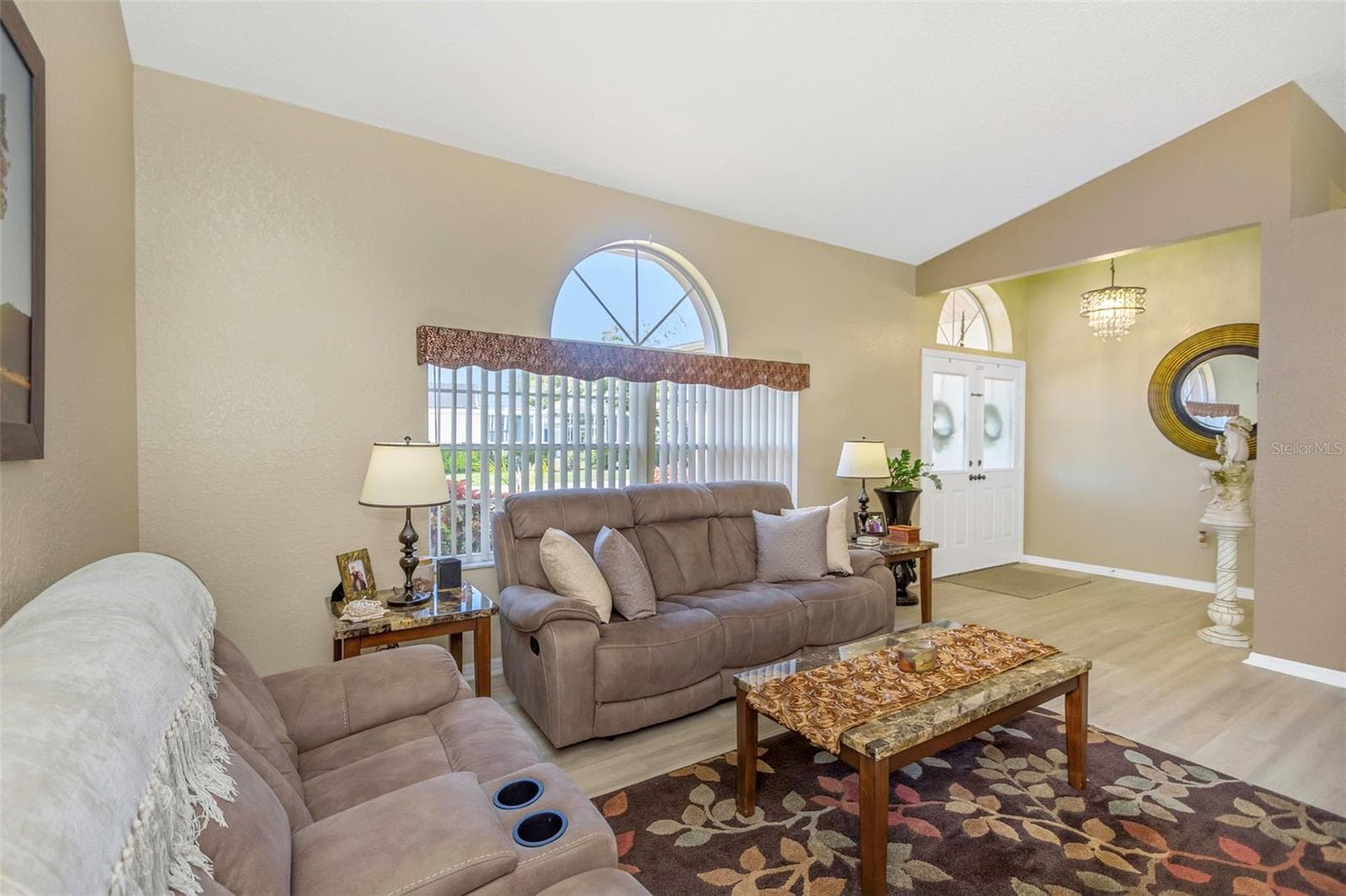 8836 Hargrove Dr photo 5