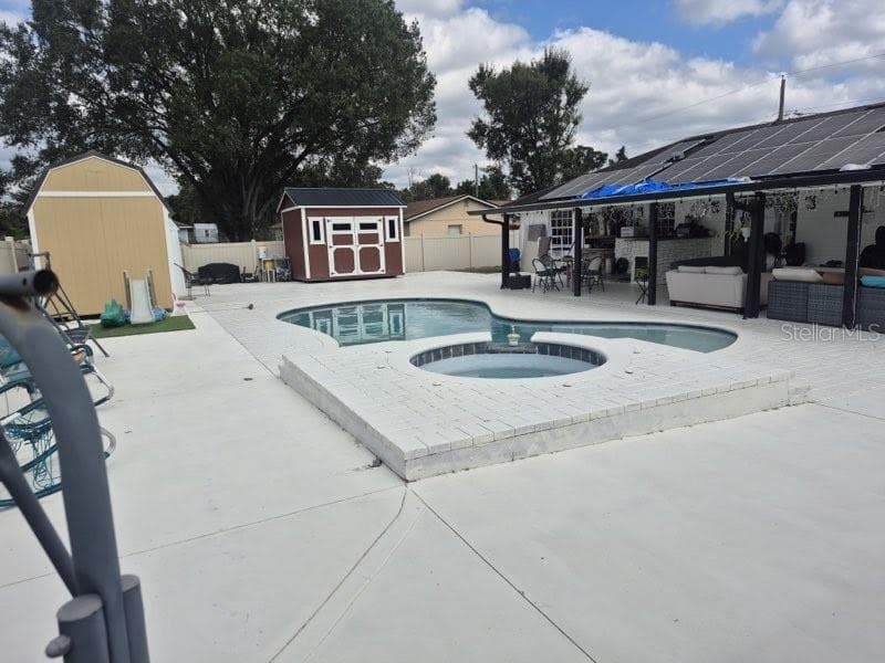 8016 Apache Ln photo 2