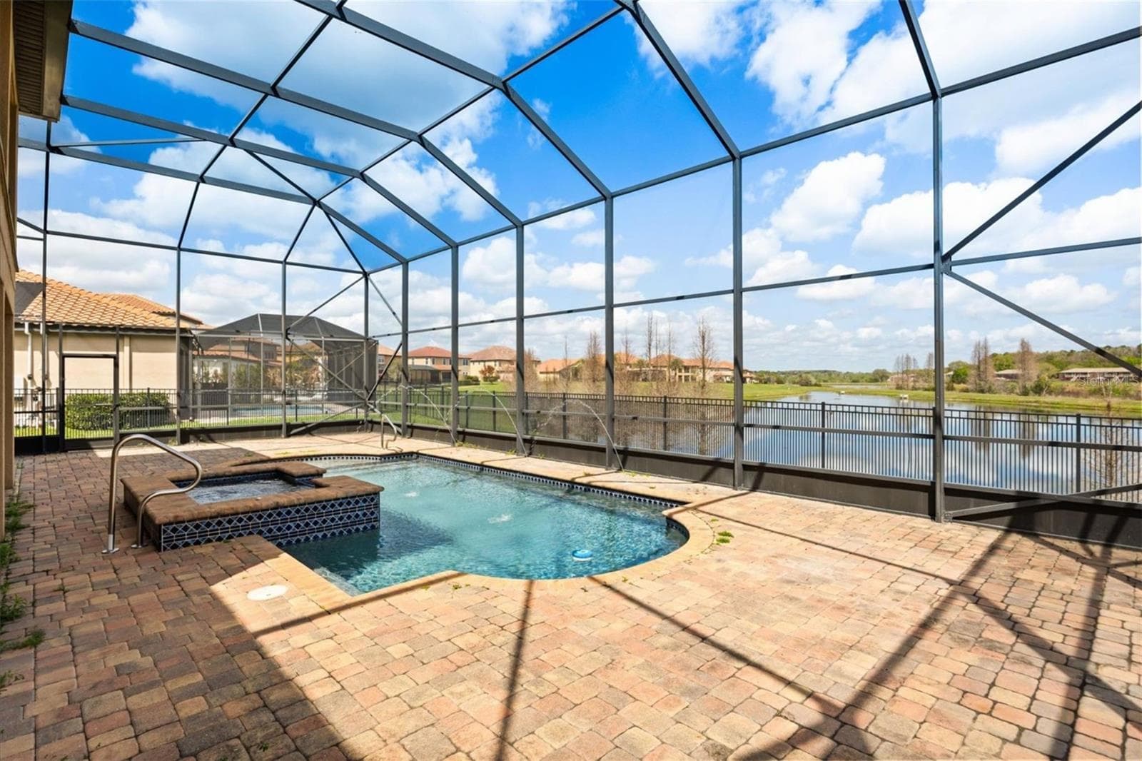 1831 Via Lago Dr photo 3