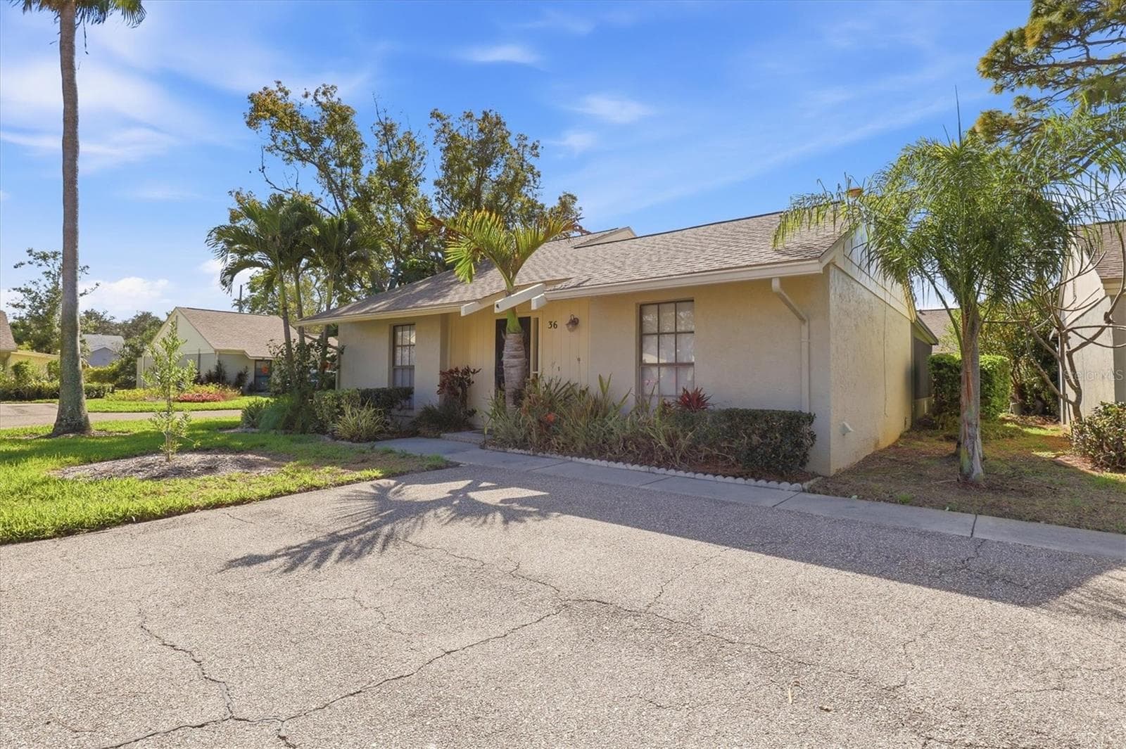 36 Windrush Bay Dr #36 photo 3