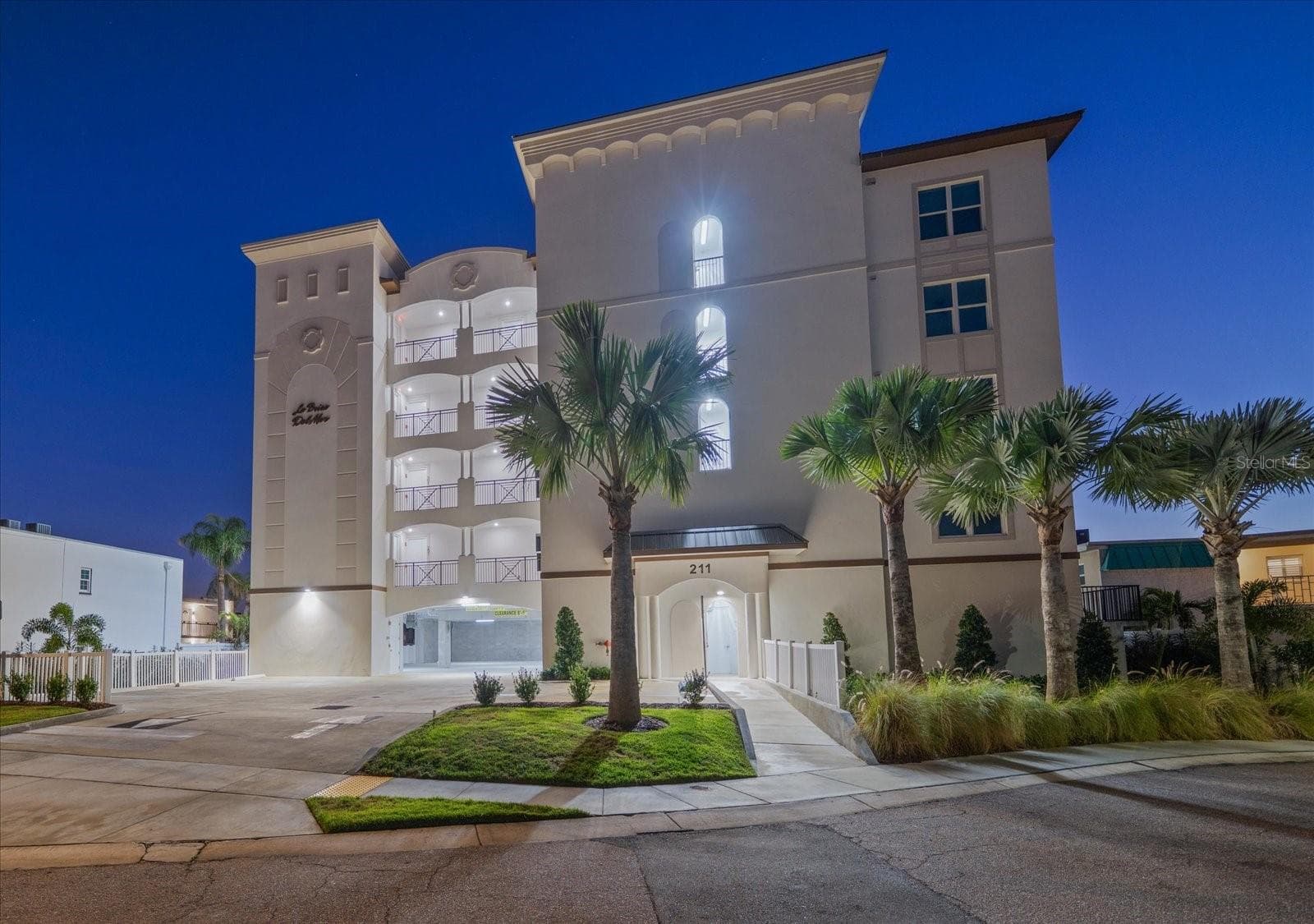 211 Dolphin Pt #303 photo 2