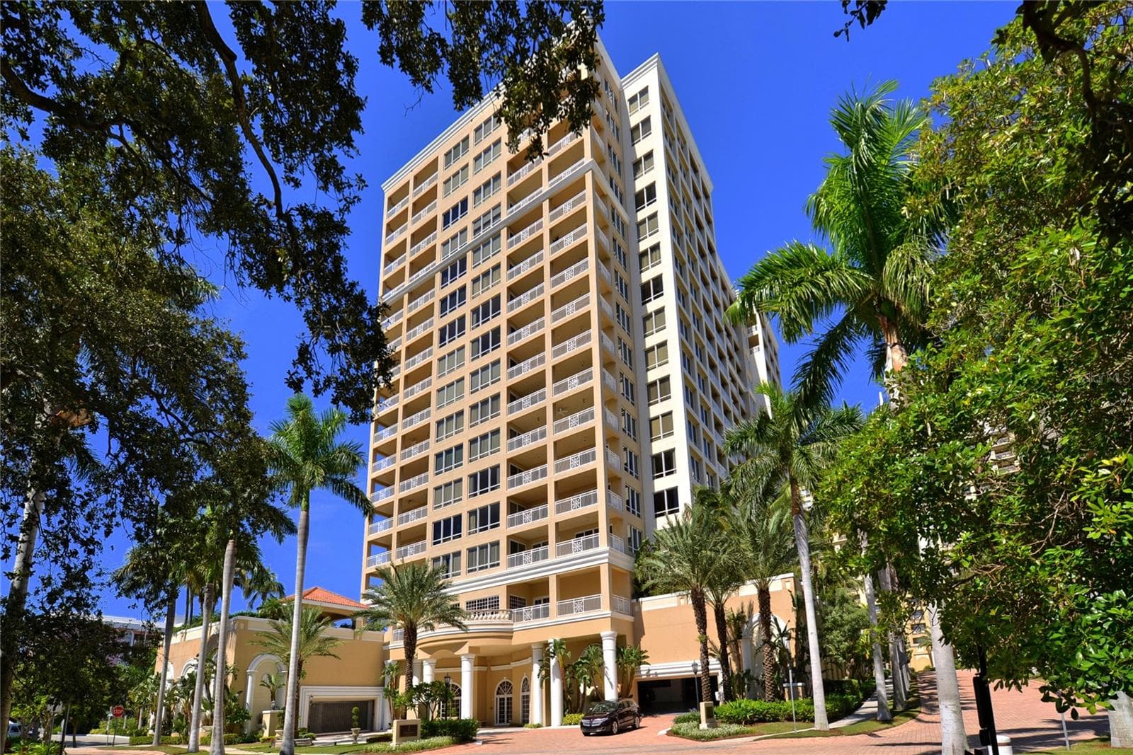 35 Watergate Dr #1506 photo 2