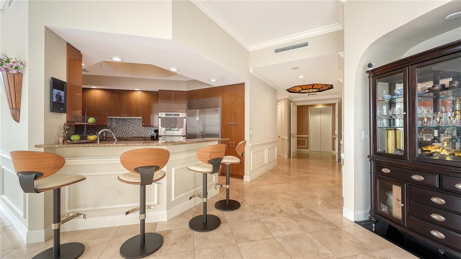 35 Watergate Dr #1506 photo 5