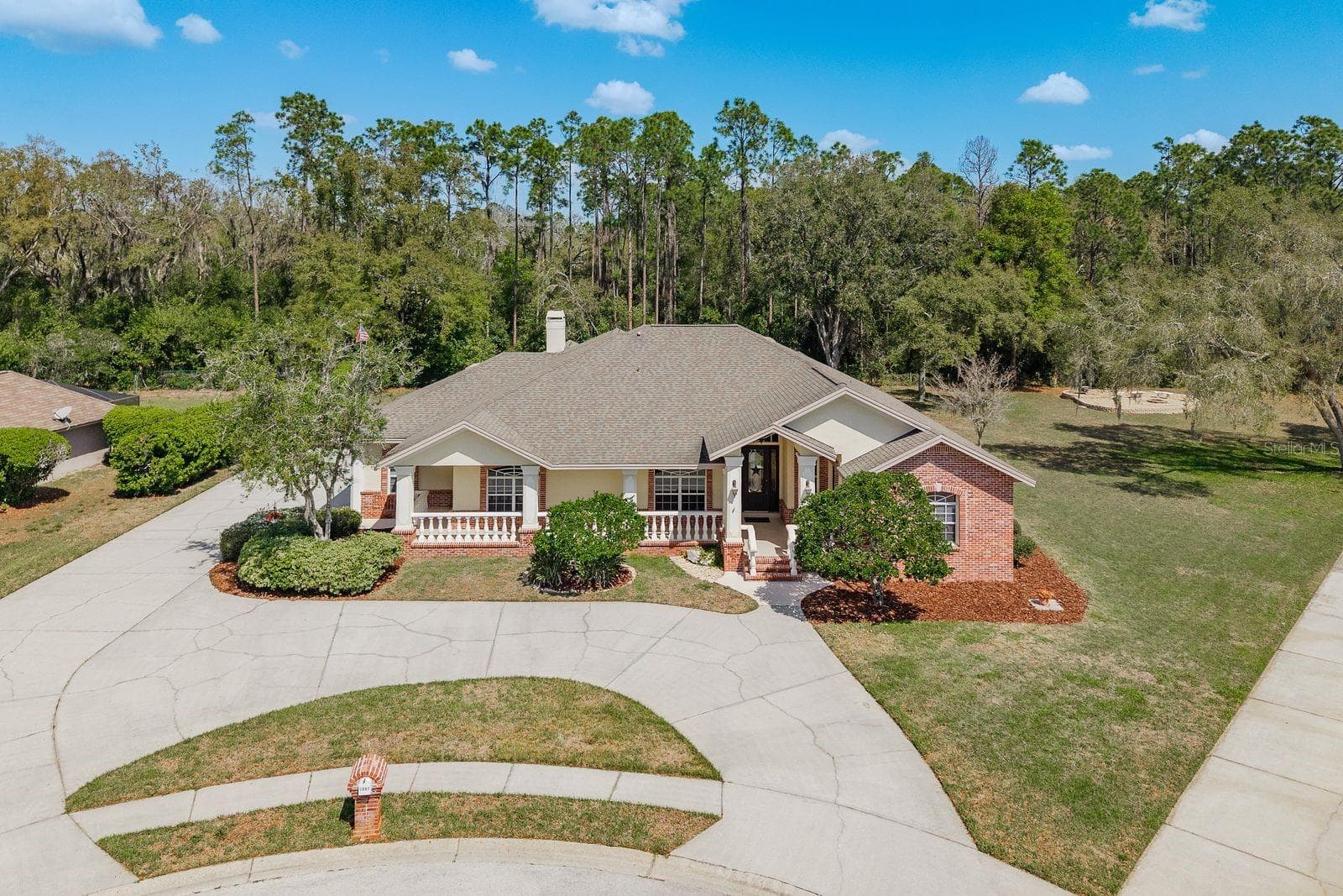6207 Claire DE Lune CT photo 2