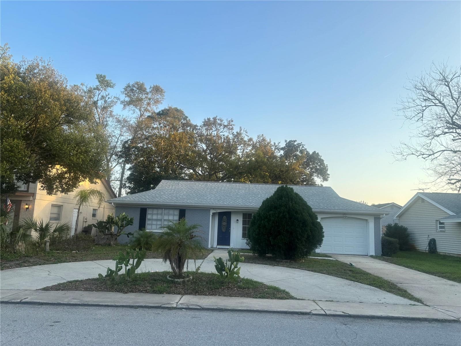 8302 Split Rail Ln photo 2