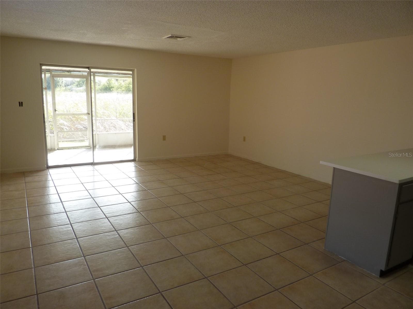 1154 Fairway Dr photo 3