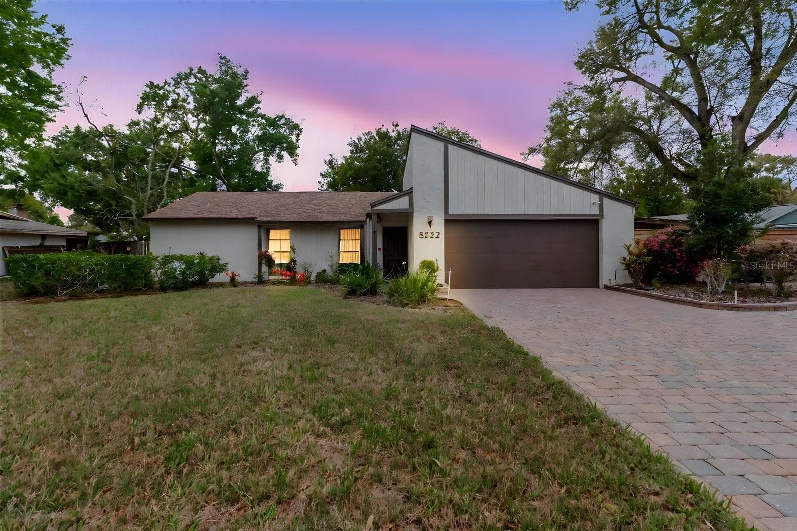 8222 LA Serena Dr photo 2