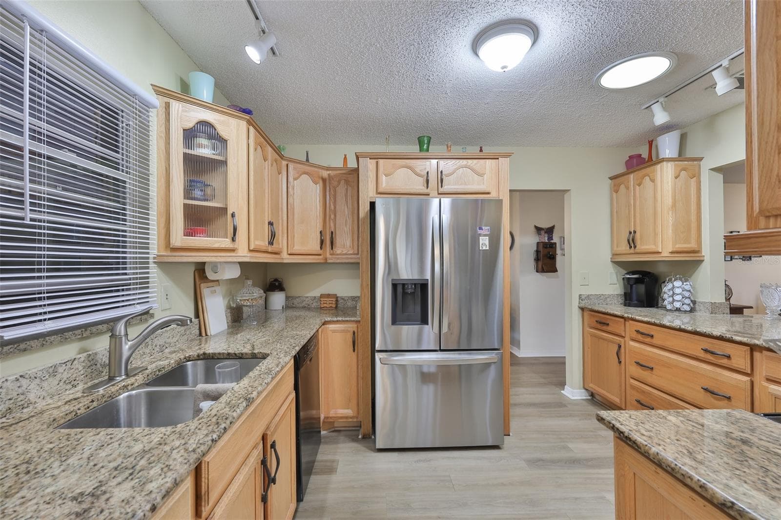 1511 Cloister Dr photo 2
