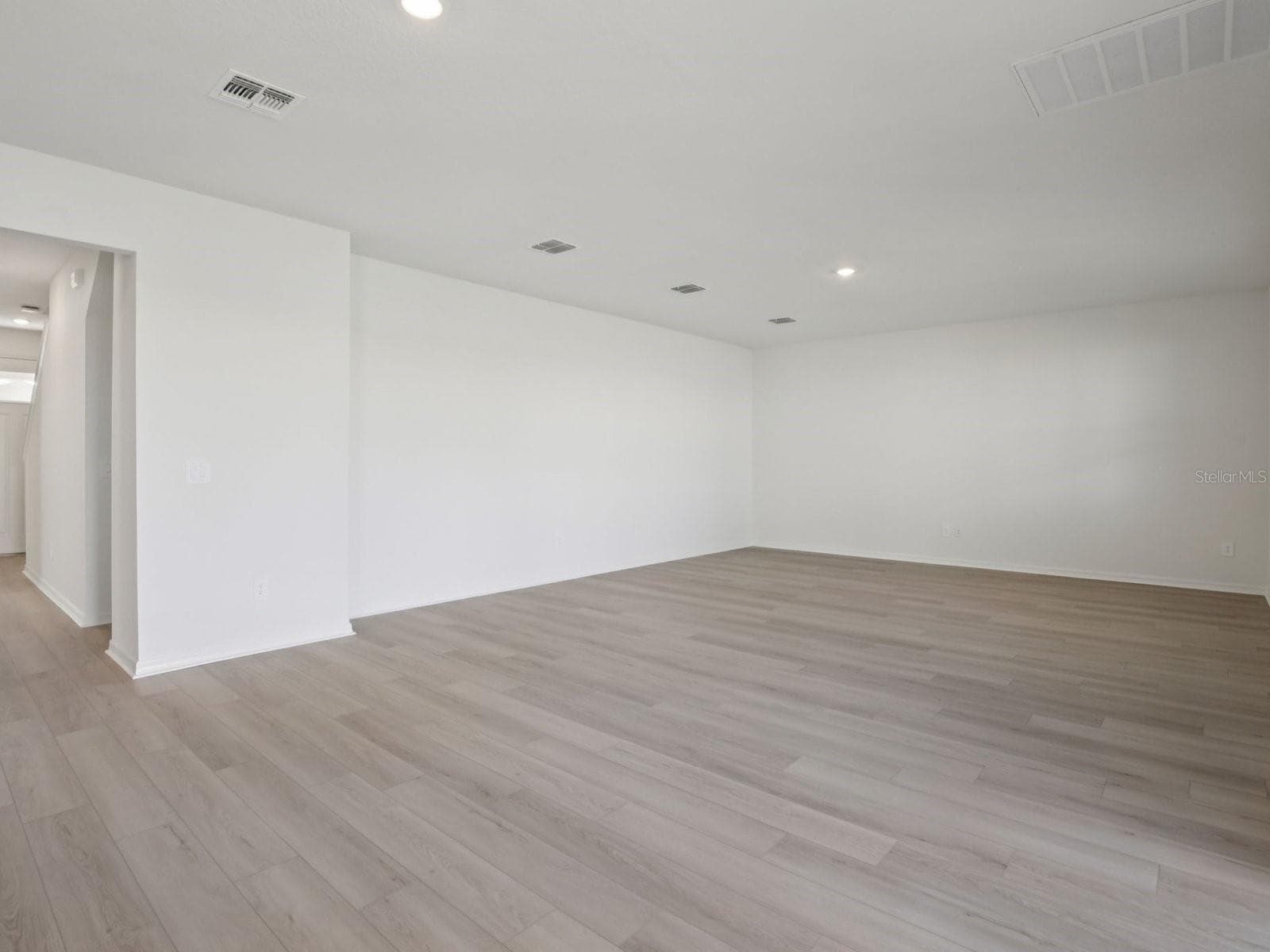 9017 Venetia CT photo 2
