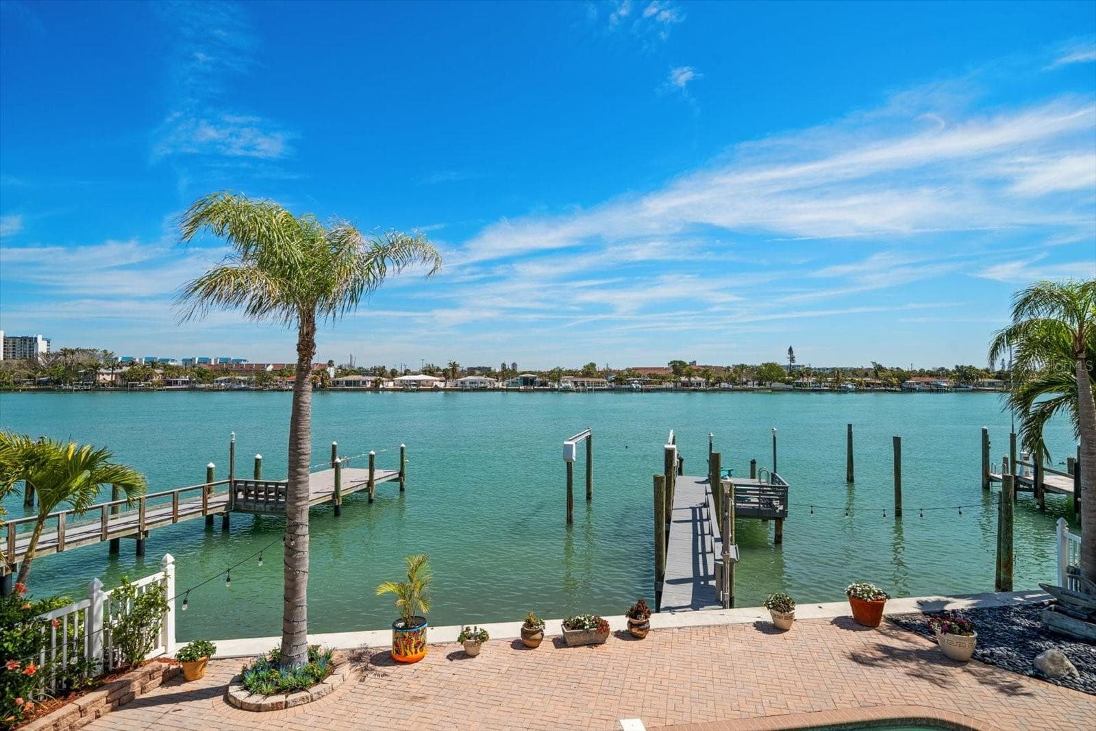 8685 E Bay Dr photo 4