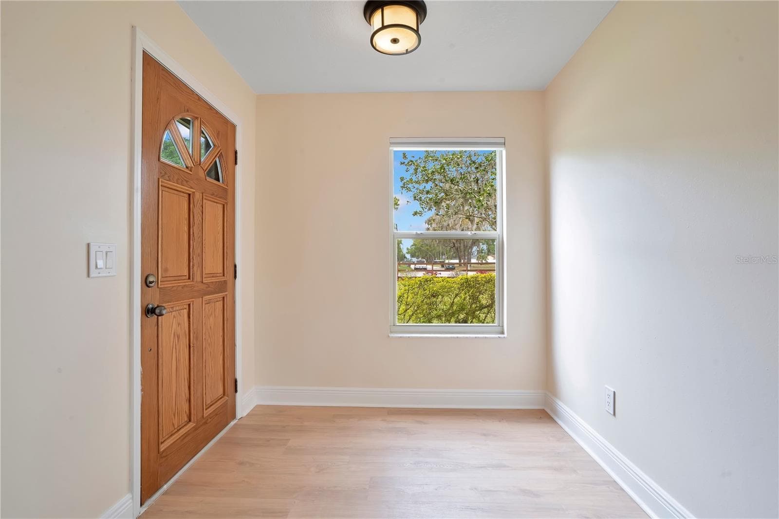 1401 Buell CT photo 5