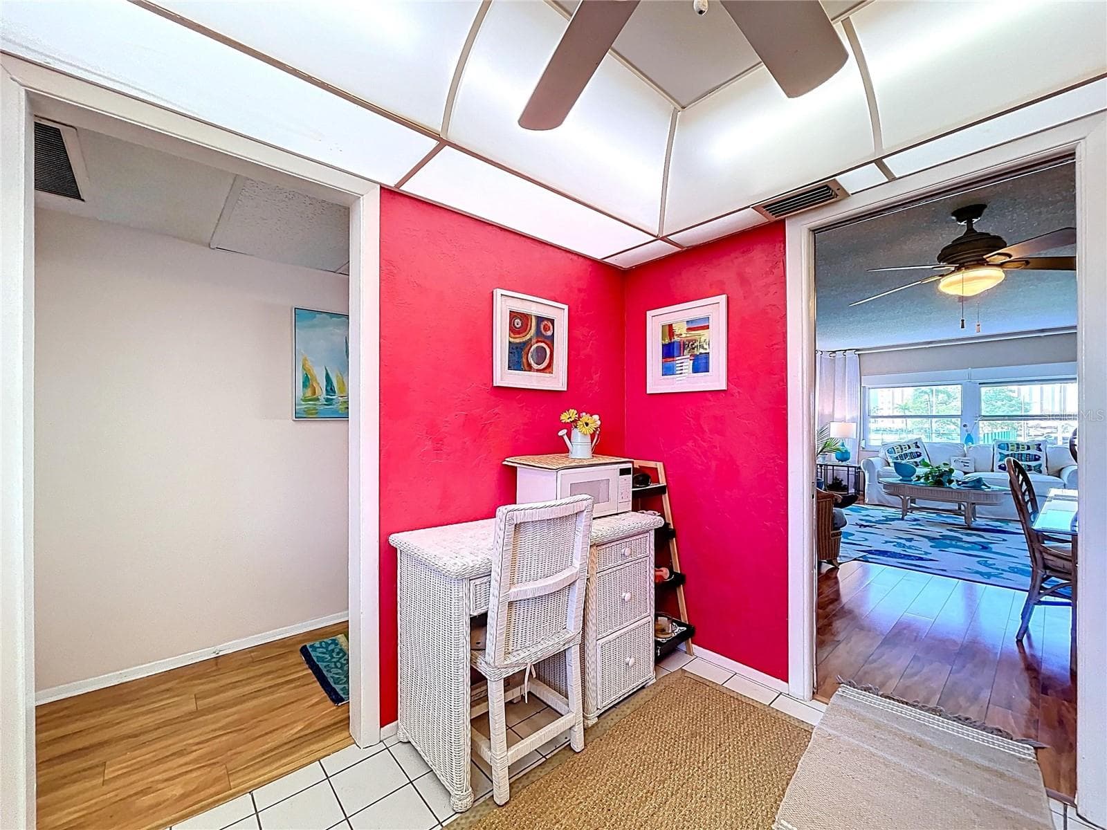 4650 Cove Cir #209 photo 3