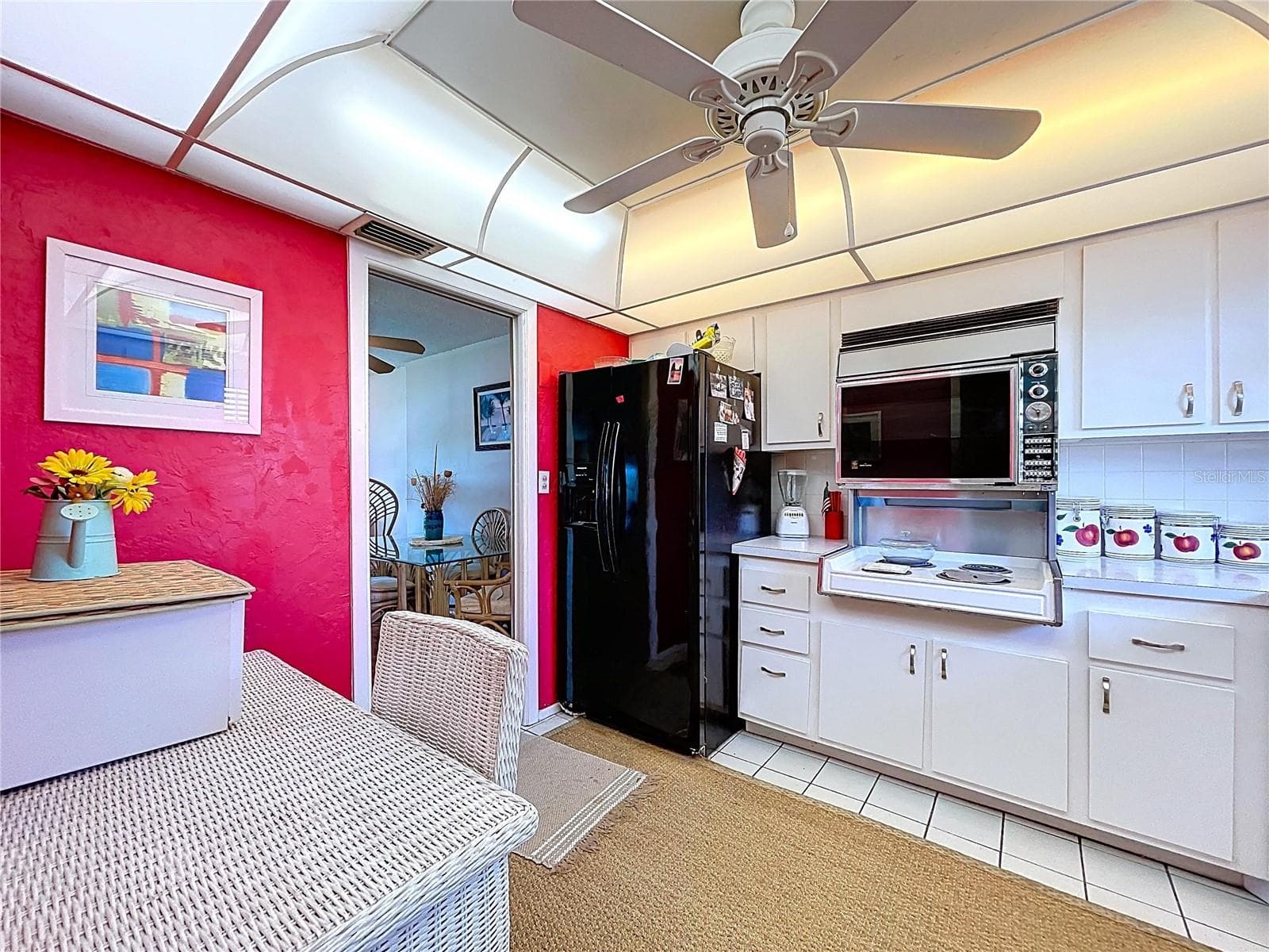 4650 Cove Cir #209 photo 5