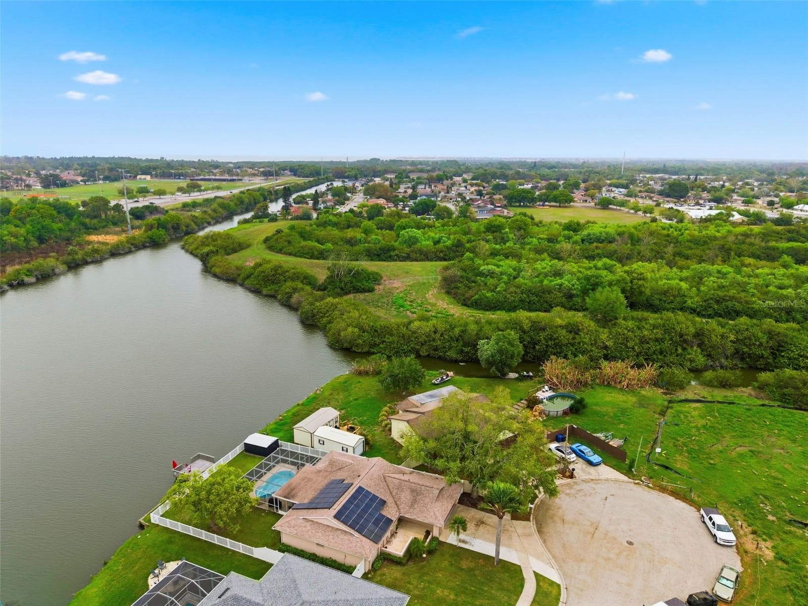 3022 Jackson Dr photo 2