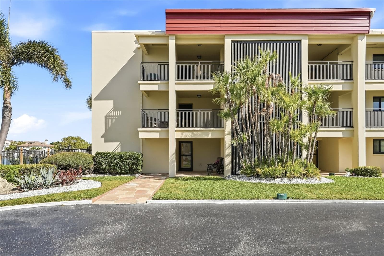 868 Bayway Blvd #101 photo 2