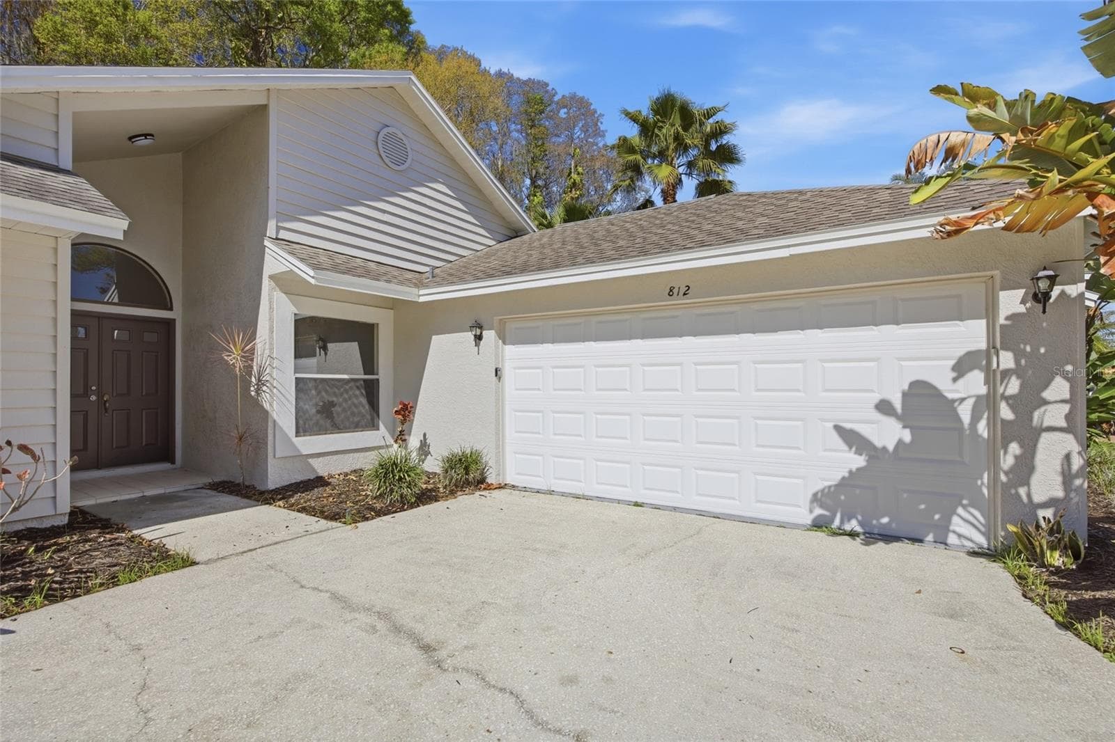812 Crestridge Dr photo 2