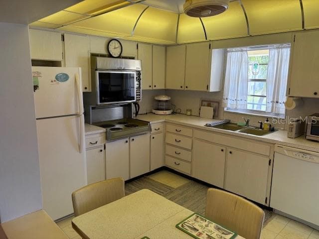 4700 Cove Cir #203 photo 2
