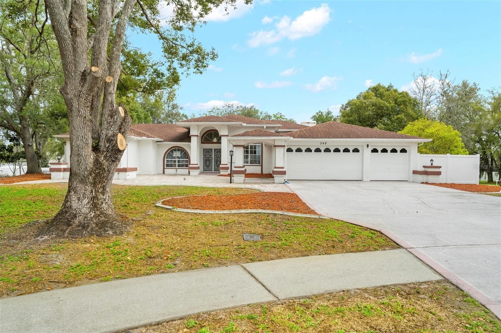 348 Florian Way photo 2