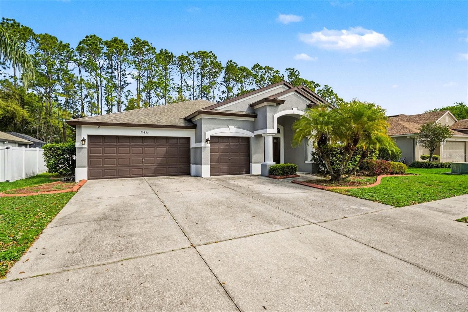 20835 Riverforest Dr photo 2