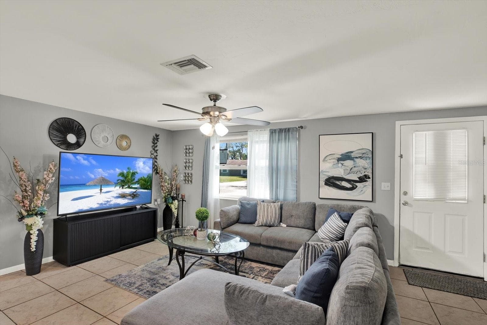 5609 Quist Dr photo 2