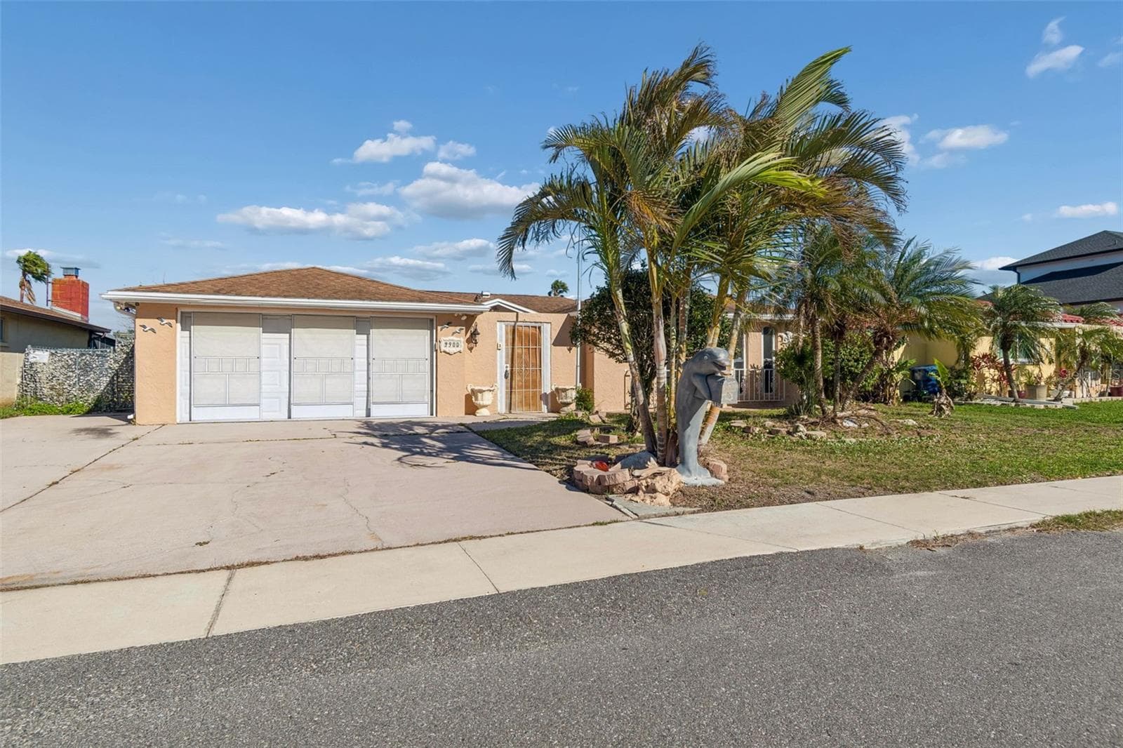 9900 Island Harbor Dr photo 2