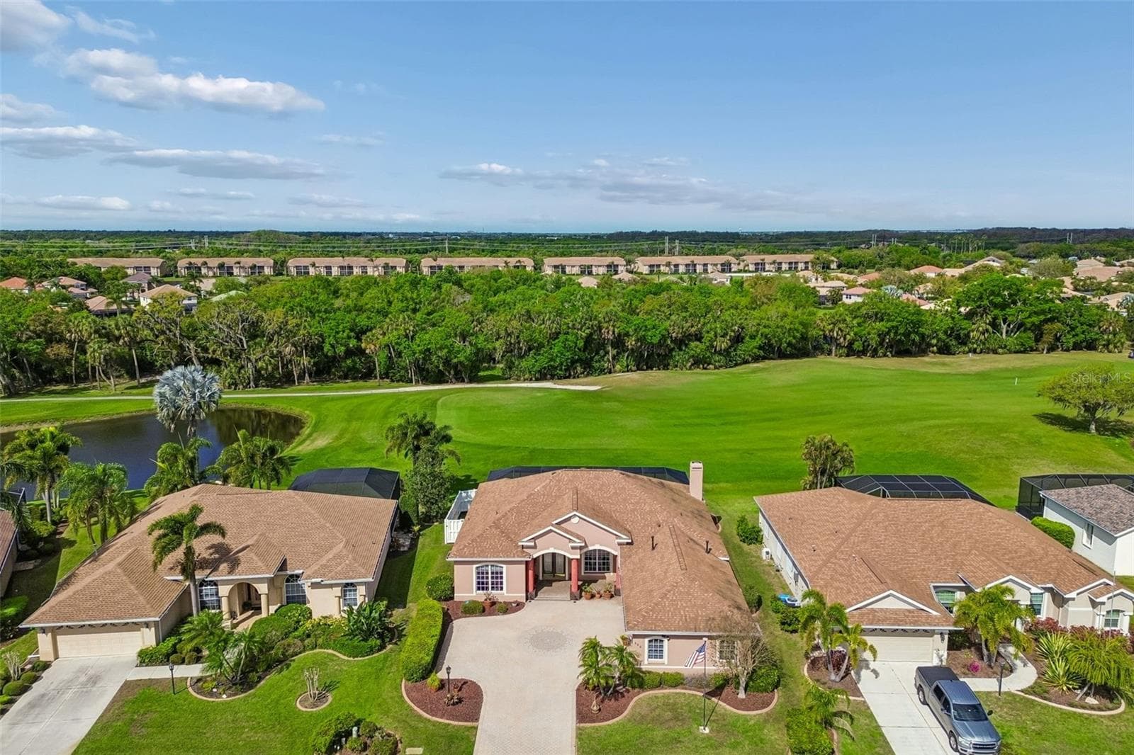 566 Planters Manor Way photo 4