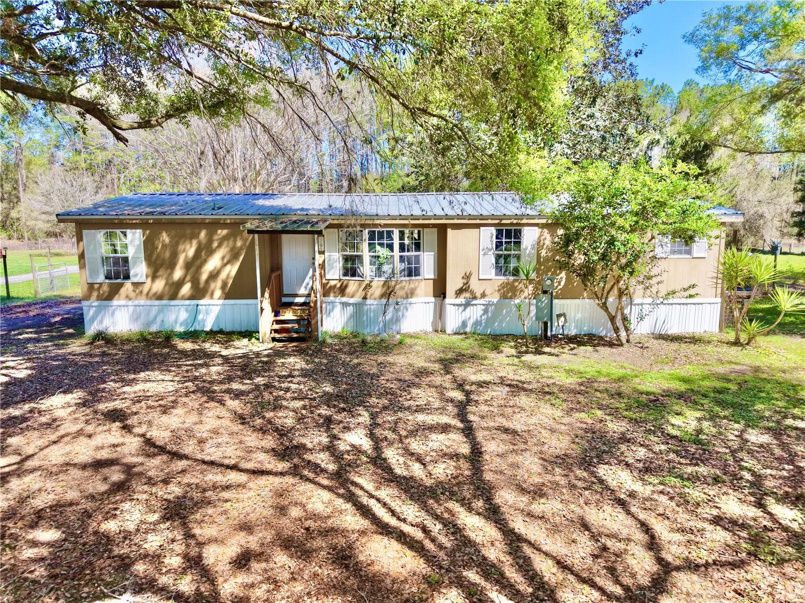 7494 Gordon Loop photo 2
