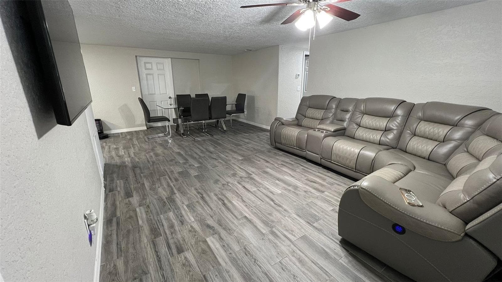 2705 Gardner Pl photo 2