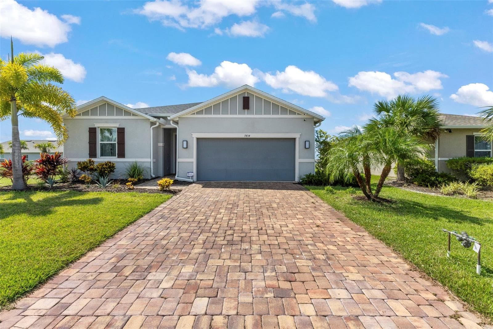 7434 35th Ln E photo 2