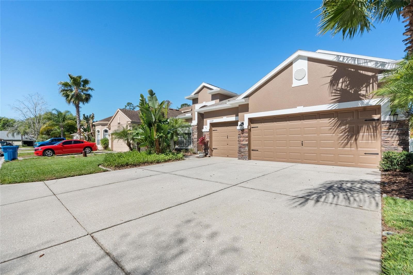 11129 Oyster Bay Cir photo 2