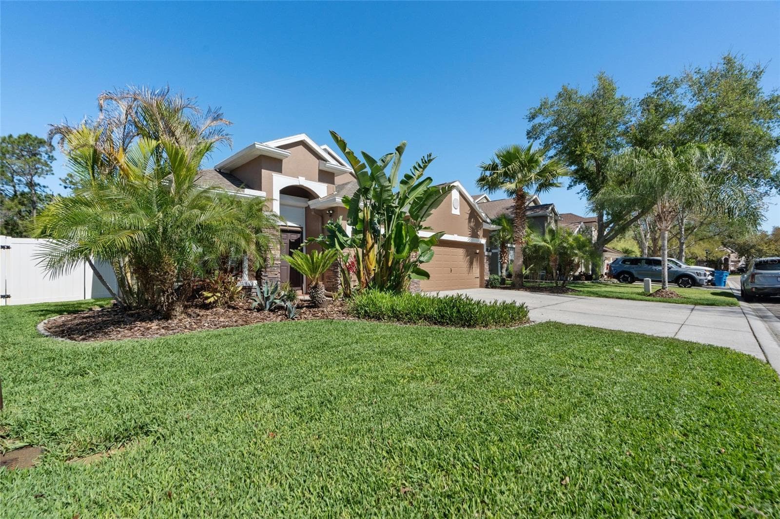 11129 Oyster Bay Cir photo 3