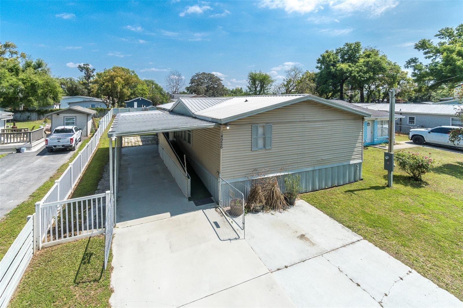 14926 Douglas St photo 2