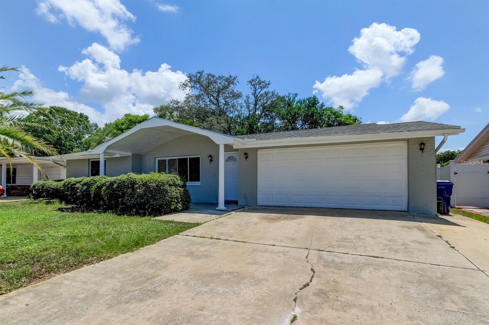 7144 Fairfax Dr photo 2