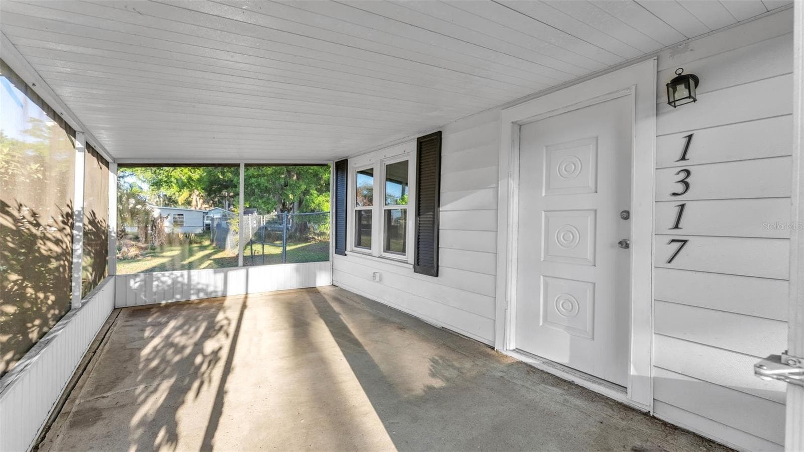 1317 W Belmar St photo 4