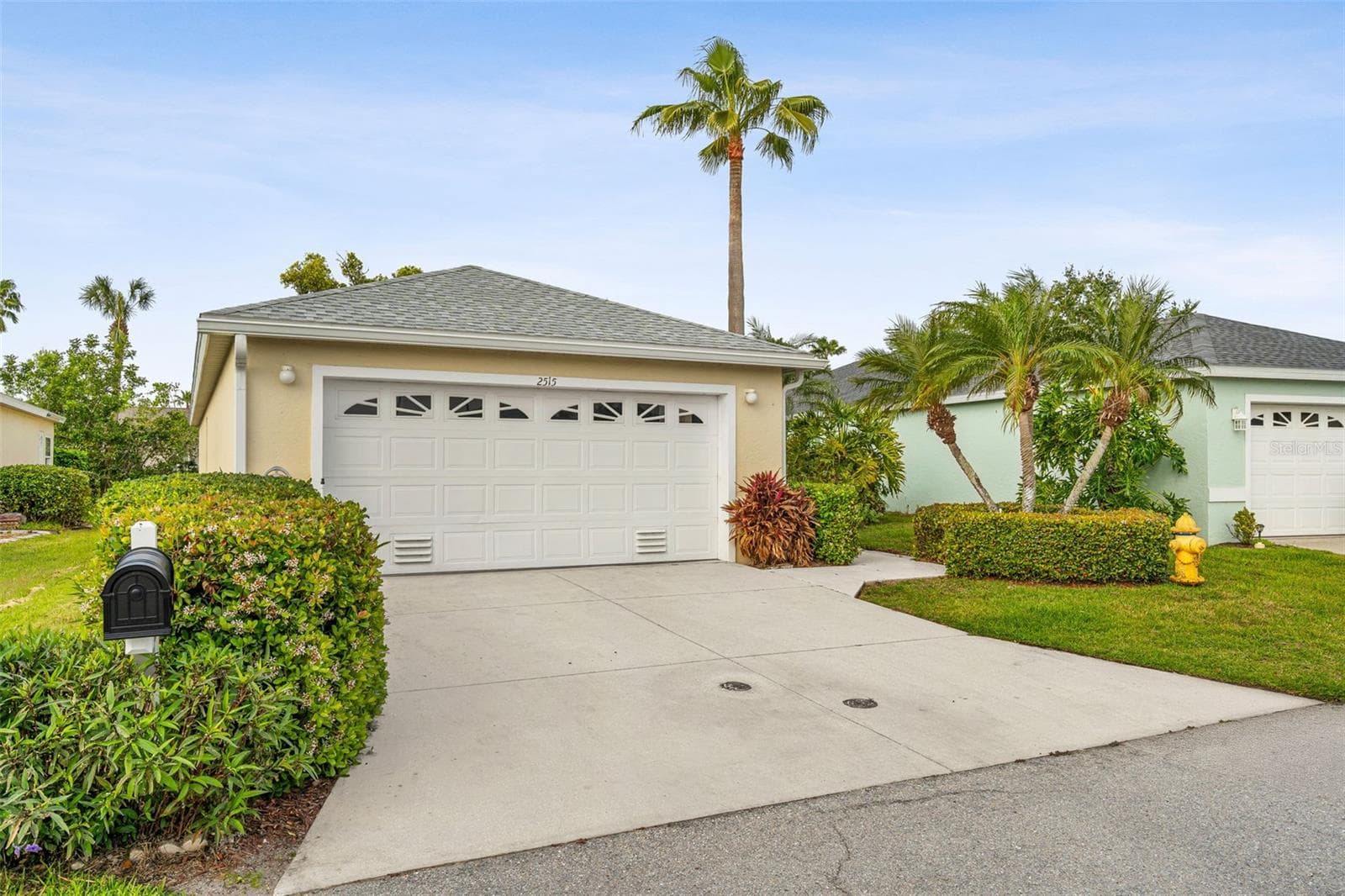 2515 Lantana Ln photo 2