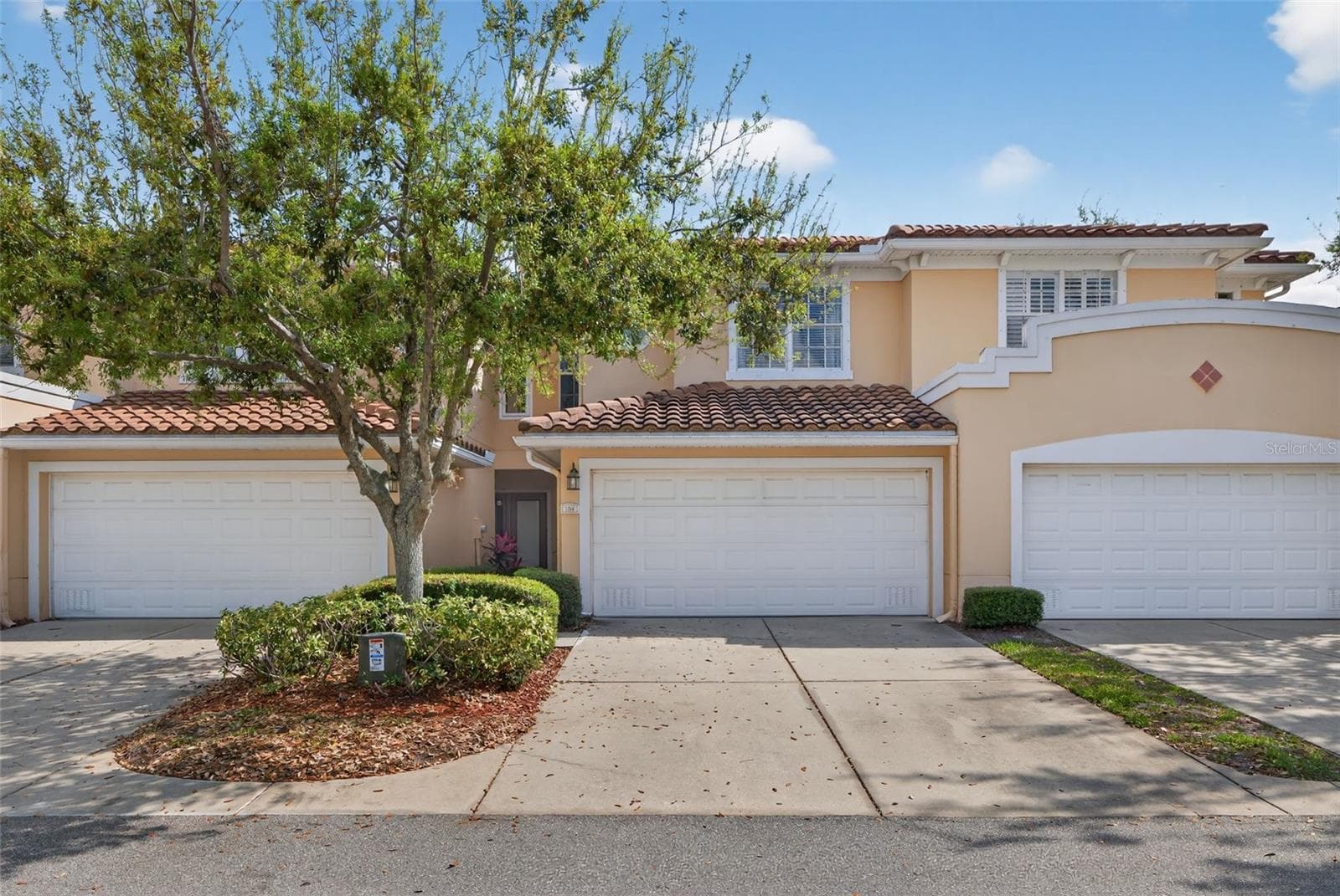 184 Valencia Cir photo 2