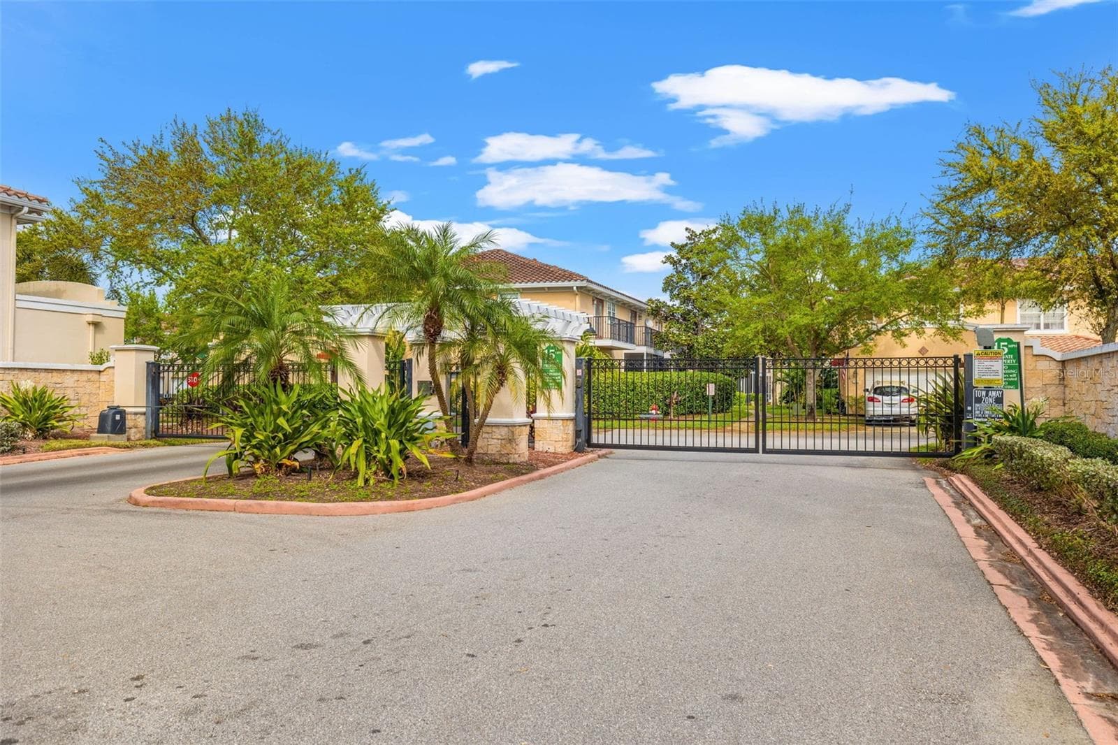 184 Valencia Cir photo 5