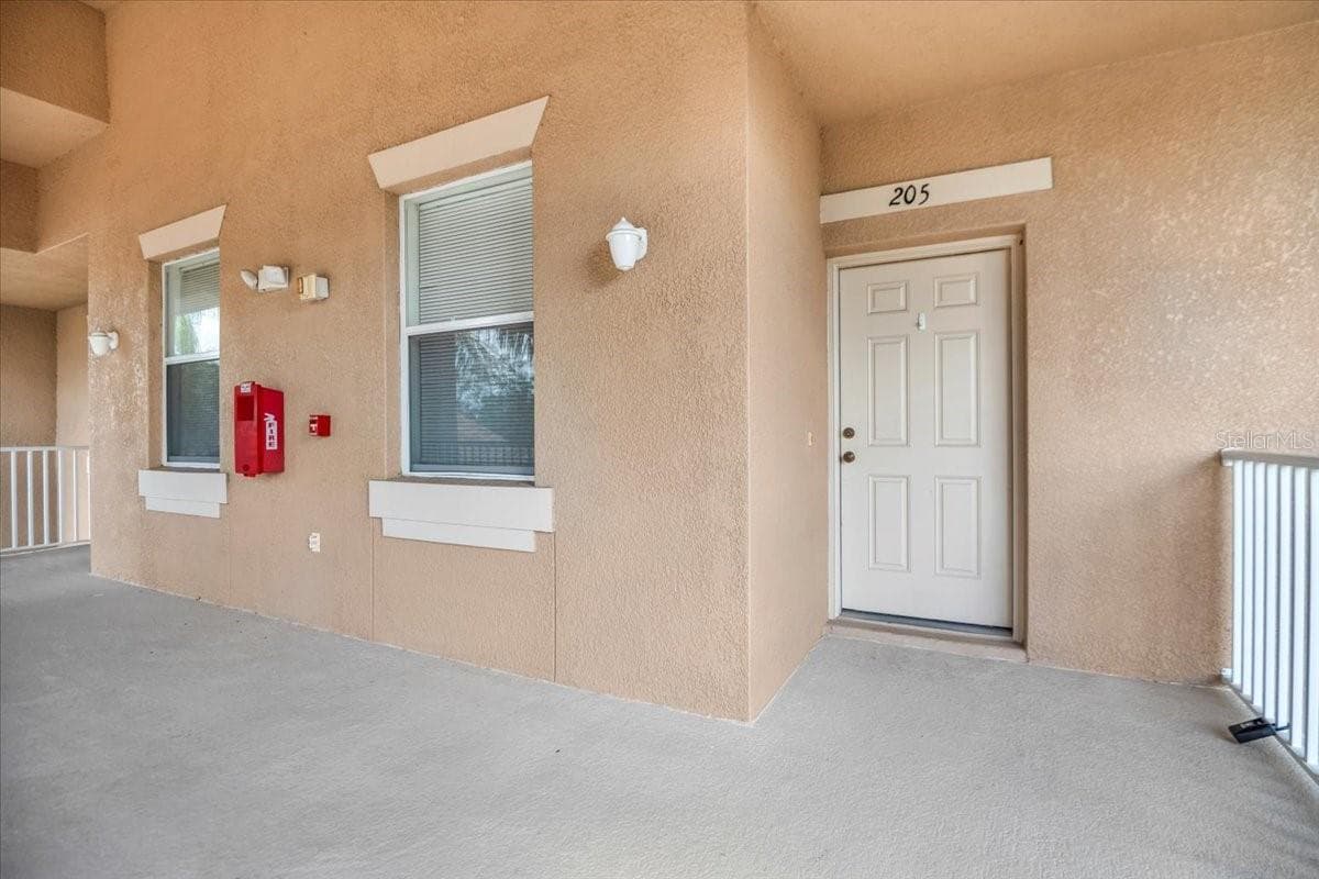 1003 Fairwaycove Ln #205 photo 2