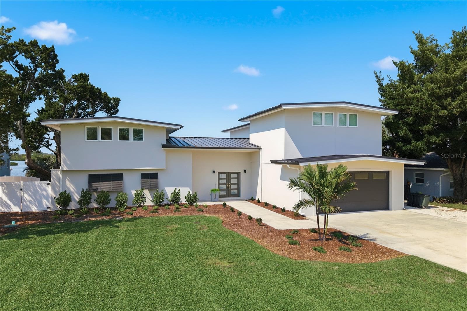 915 Bayshore Dr photo 4