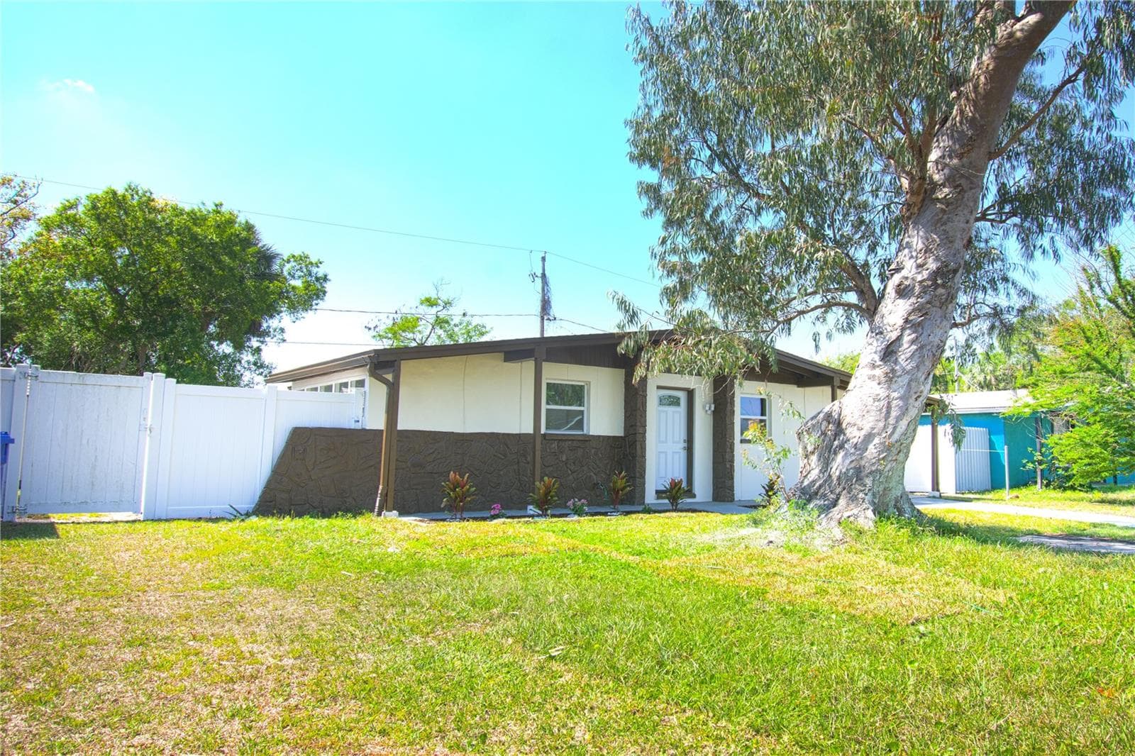8307 Libby Ln photo 2