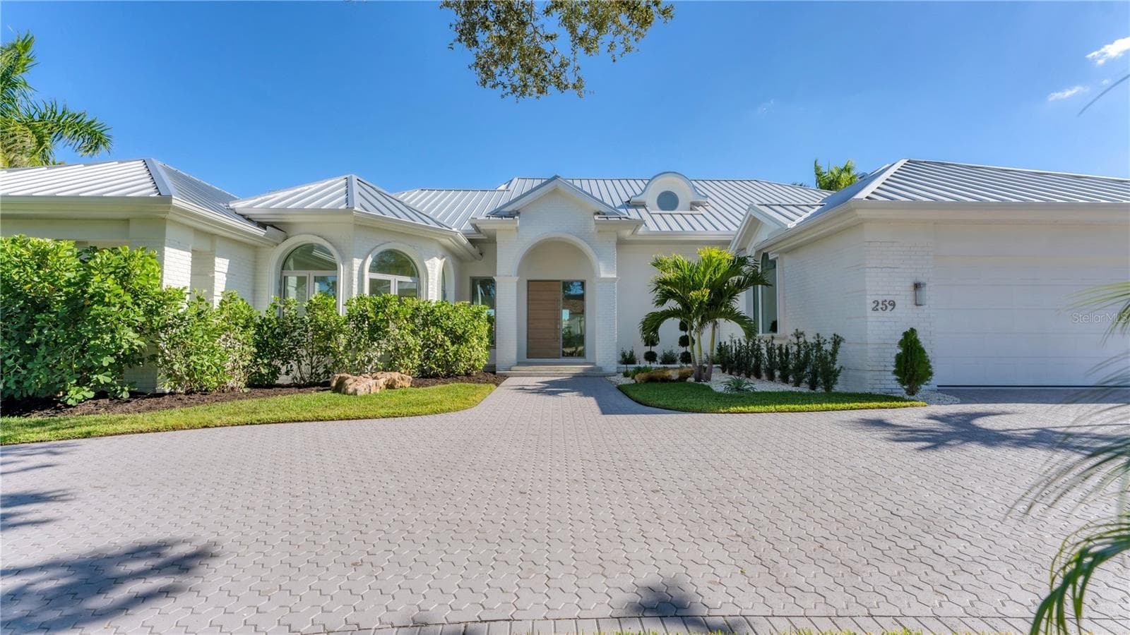 259 Robin Dr photo 2
