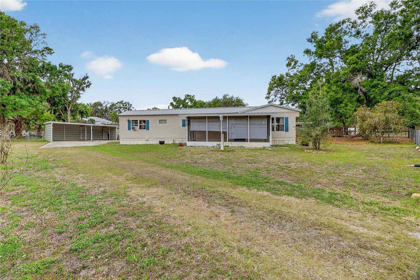 4710 Village Dr photo 2
