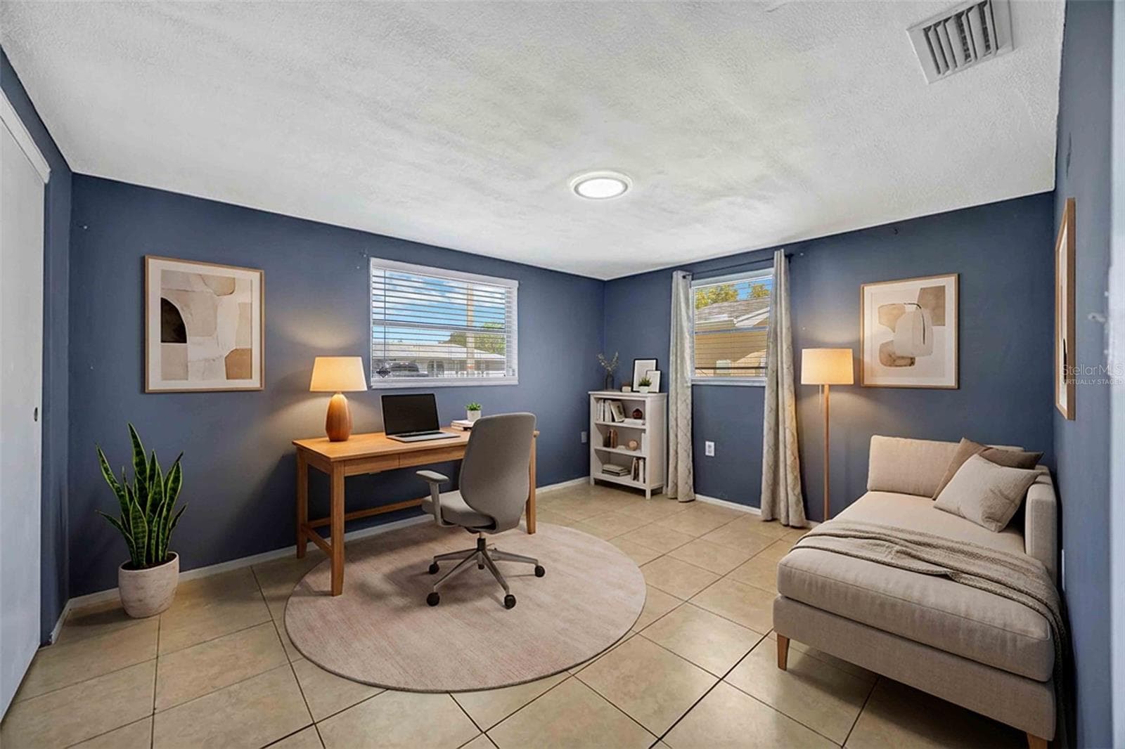 9040 Lunar Ln photo 2