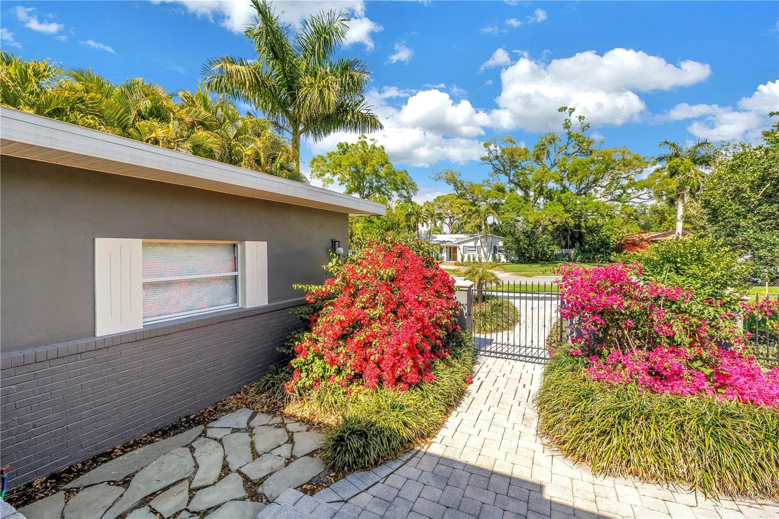 209 Bandera Way NE photo 5