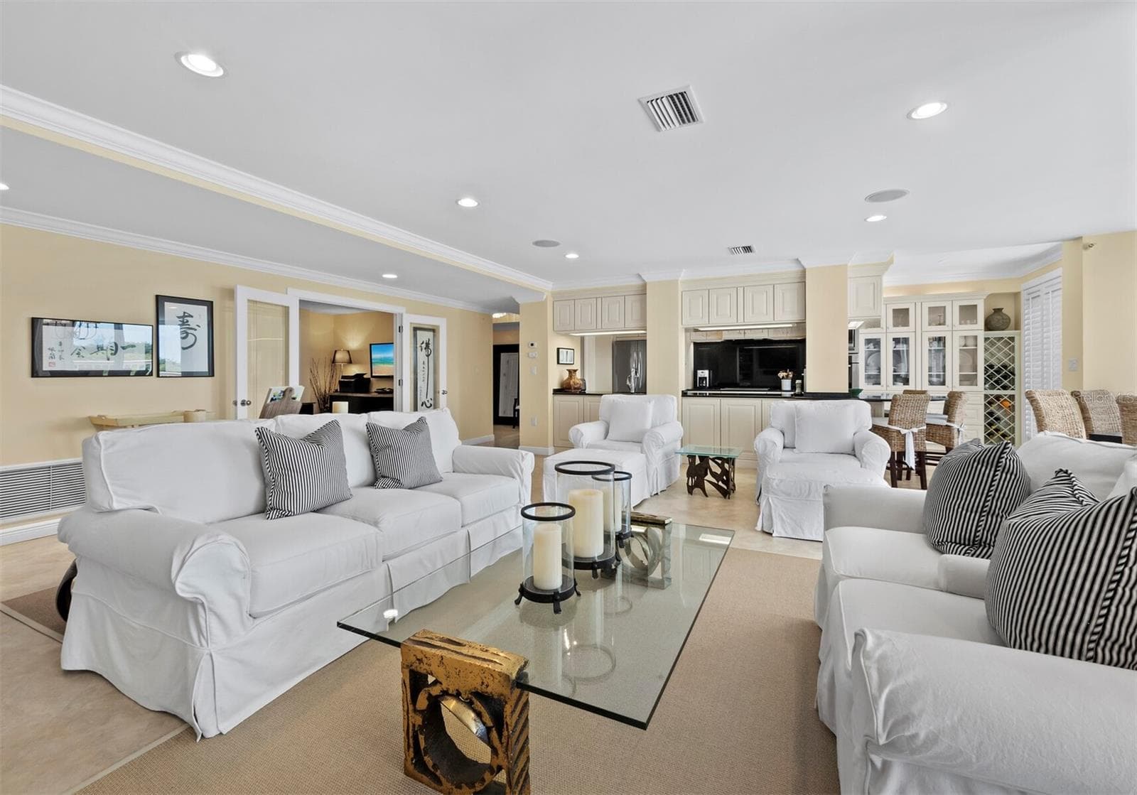 455 Longboat Club Rd #402 photo 4