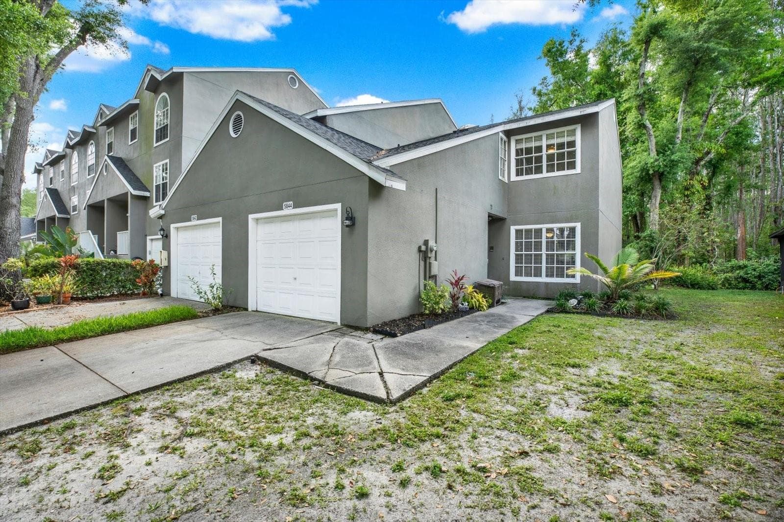 5844 Red Cedar Ln photo 2