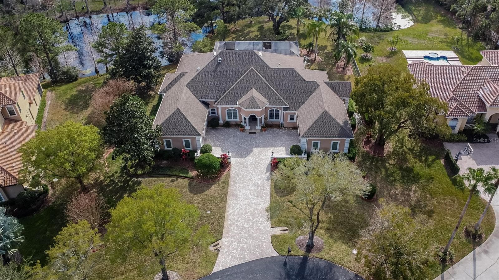 8510 Kentucky Derby Dr photo 3